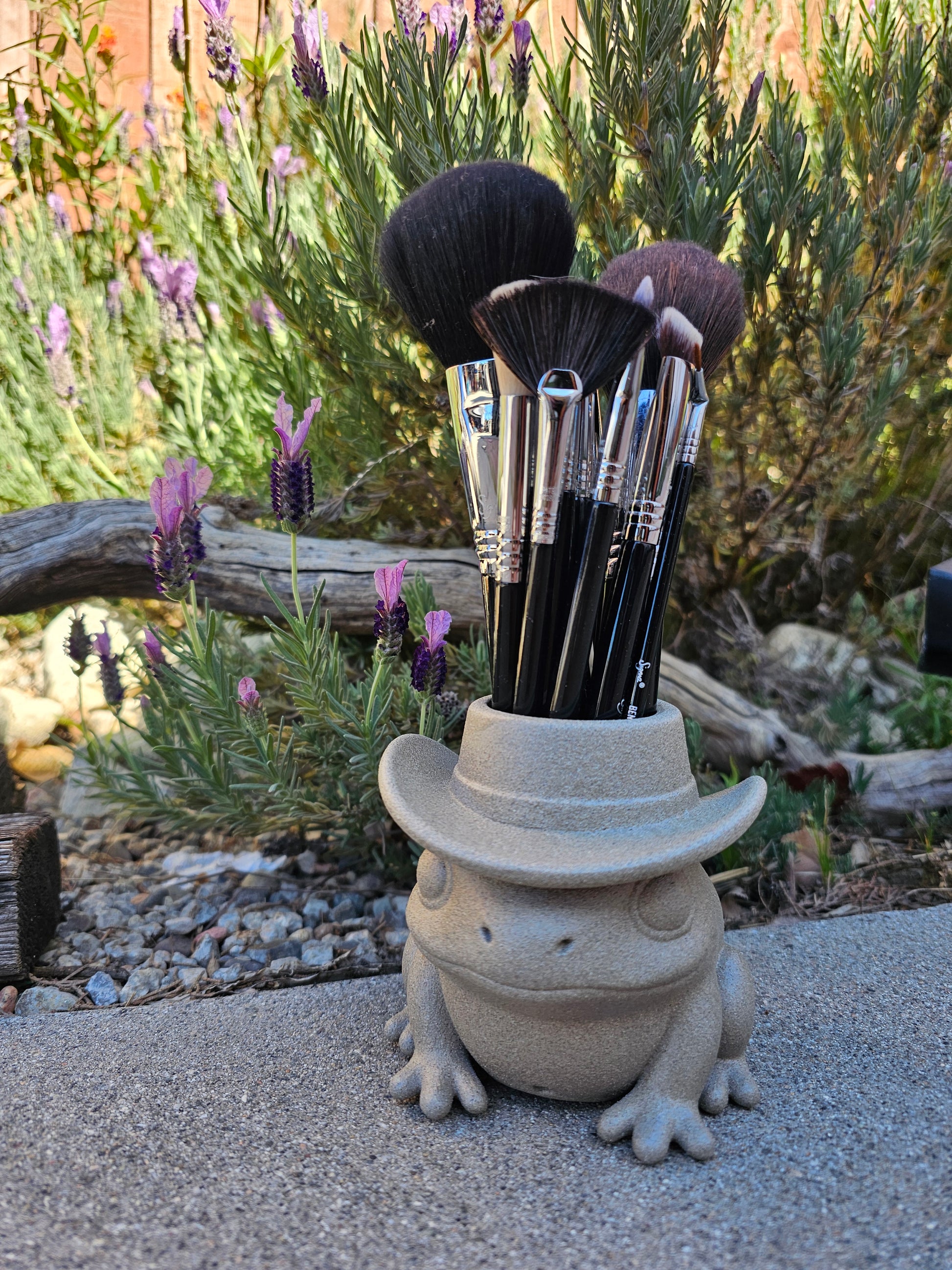 Lonesome frog pencil and brush holder desk organizer with cowboy hat